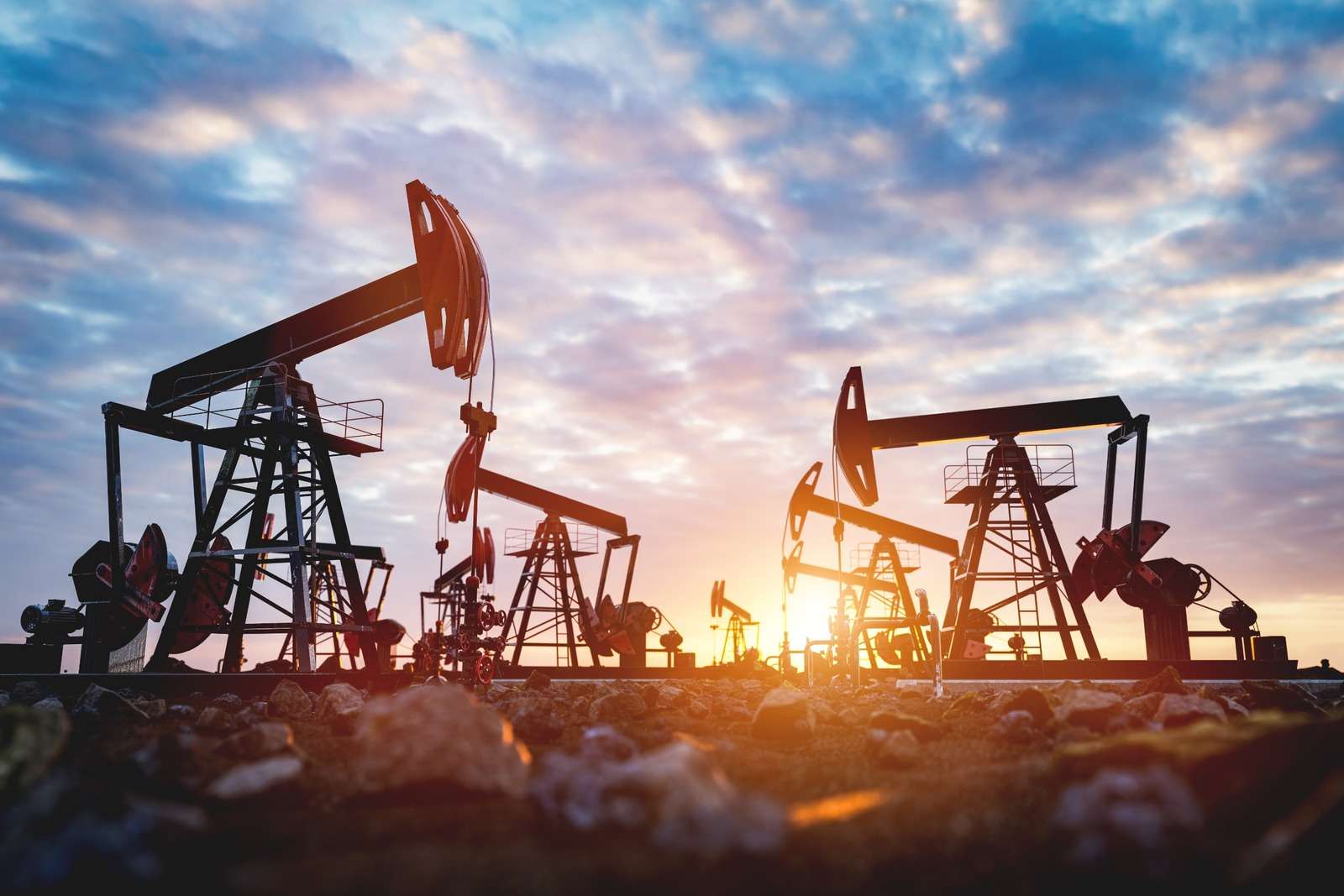 IEA 2027'de Petrol Piyasasında 5 Milyon Varili Aşan Arz Fazlası Öngörüyor
