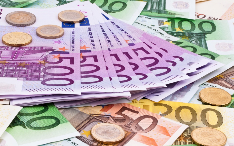Bank of America Euro Analizi: Kısa Vadede Aşağı Yönlü Riskler Öne Çıkıyor