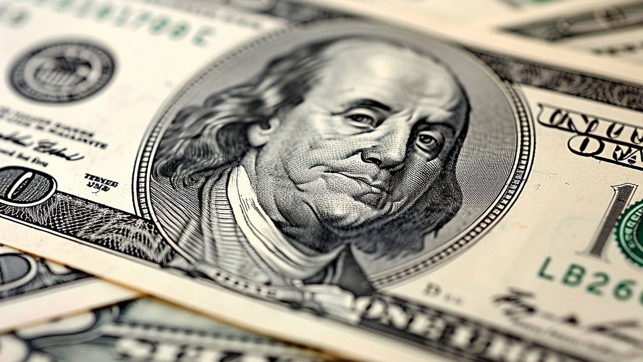 Stratejistlere Göre Dolar Güçlü Seyrini Üçüncü Çeyreğe Kadar Sürdürebilir, Düşüş 2027'ye Ötelendi